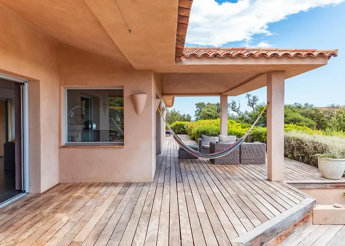 Pina * סנט-לוסידה פורטו-וקיו