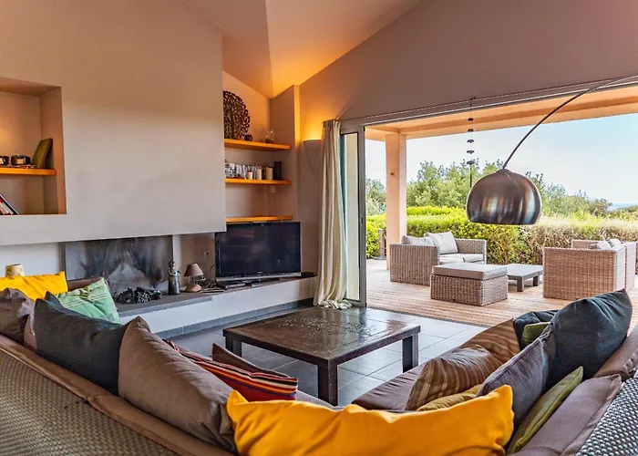 Pina * סנט-לוסידה פורטו-וקיו